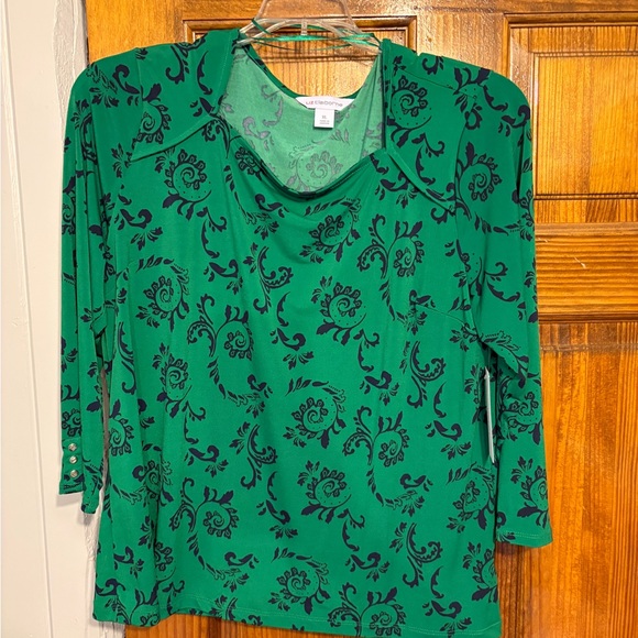 jcpenney Tops - Liz Claiborne Green and Black Patterned Blouse